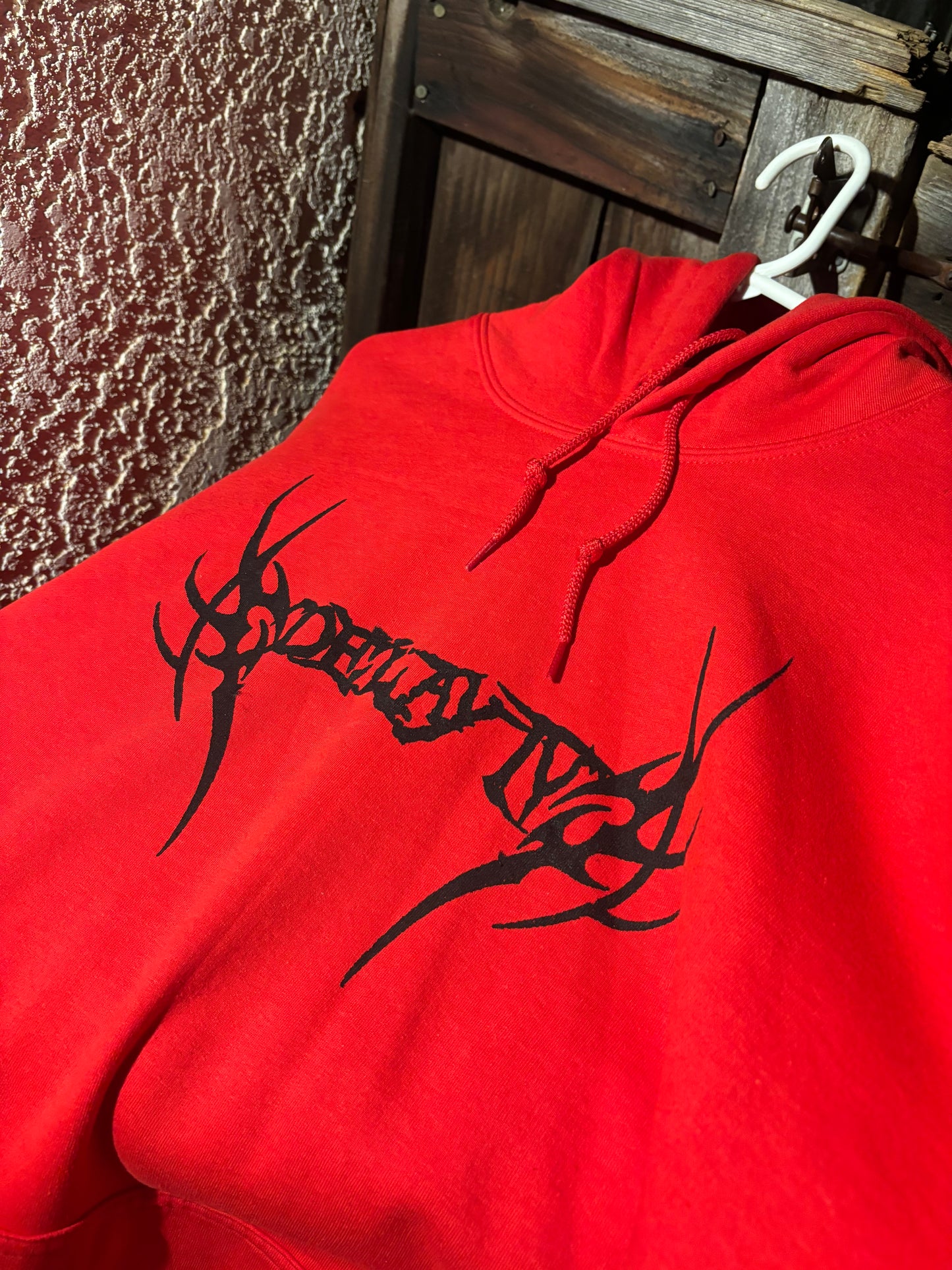 Delay Tv Red Tribal Print